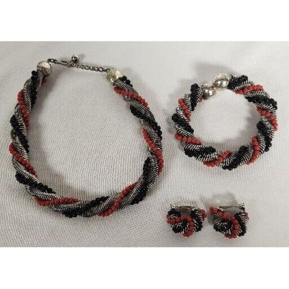 Red And Black Coil Costume Necklace Set‎ - Picture 1 of 6